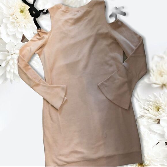 Almost Famous size L Blush Cold Shoulder Tunic - Picture 3 of 4